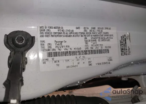 2016 Ford Focus S из США, поврежденный, VIN 1FADP3E22GL281032